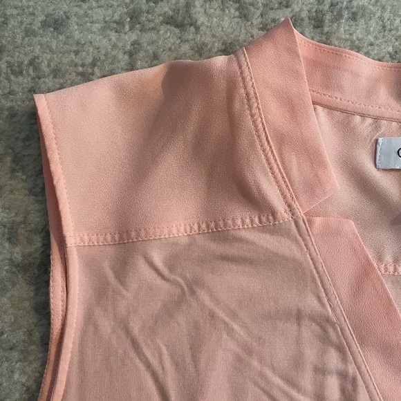 Calvin Klein Sleeveless Peachy Blouse V Neck Light Weight Pockets - Picture 5 of 6
